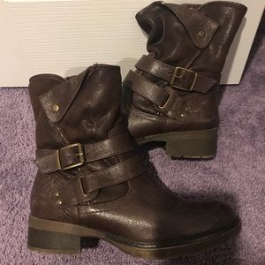 Worn once brown boots